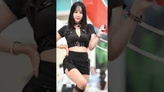 4K 세로 레이싱모델 강하빈 KANG HABIN 베이프엑스포 직캠 검정 크롭탑 미니스커트 짧은치마 망사스타킹 하이힐 룩북 포즈캠