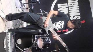 DRUMS INC SALTILLO:  alumno:  Diego Guerrero en la guitarrra