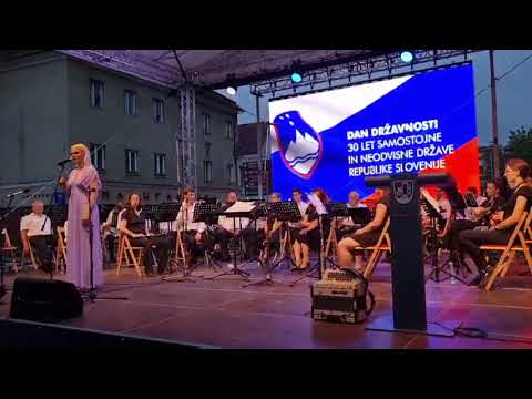 Darja Gajšek - Domovina ena je (v živo)