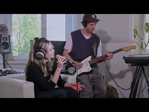 Alehlokapi feat. ernie g - Acoustic Session 'Silence'