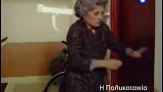 xatzigiannis i agapi pou menei polikatoikia