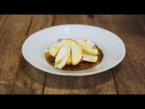 Burrata ahumada con amanita cesárea / Smoked burrata with amanita caesarea