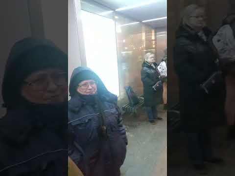 Валентина Король, контролер-легенда, оформляет пассажира у м "Сокол, месть ей за штрафы на вокзале