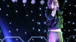 Cher Lloyd - Homecoming clip No Diggity/Shout