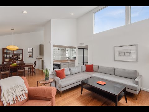 1887 Greenfield Ave, Westwood