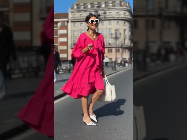 Vídeo relacionado con Selene, Body Mujer de Encaje con Motivo Floral, con Aros y Sin Relleno, Colección Mariluz, Color Tierra, Copa 110 C