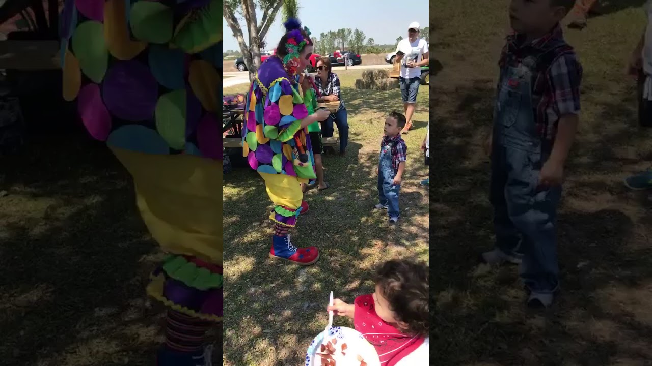 Hire Kidspartypals, Mascots and Singing Telegrams Petting Zoo in Fort