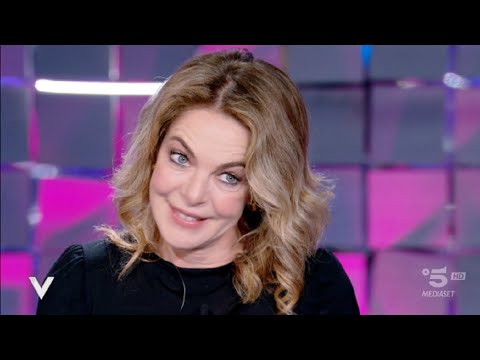 Claudia Gerini a Verissimo riceve una sorpresa da Carlo Verdone il retroscena sull'attrice A chiude