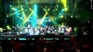 CONCERTONE Notte della Taranta 2011 Melpignano Kalinitta