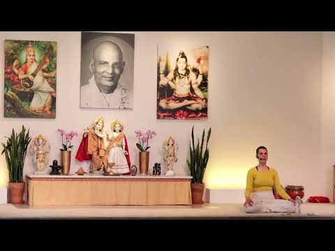 Yogastunde Mittelstufe - Yoga Vidya Live, mit Clara, 01.05.2022, 16:30 Uhr