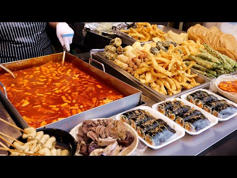 Popular spicy rice cake, kimbap, sundae, tempura / Korean street food