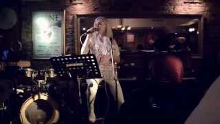 Nova Jane ft. Silhouette - Live (Unplugged) @ Mekan Kalamış Sakman