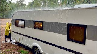 SAĞANAK YAĞMURDA EV KONFORUNDA KARAVAN İLE KAMP