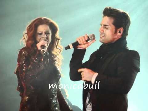 Bustamante y Pastora Soler - Bandera blanca, concierto cadena Dial (Valencia), 2 diciembre 2011