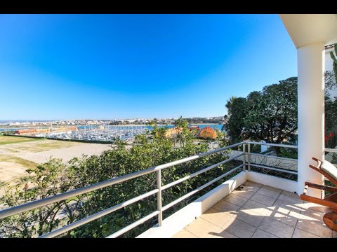 SOLD Beach house for sale in Praia da rocha with views to the marina