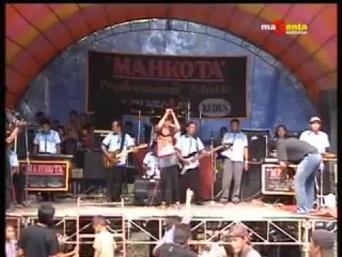 Keong Racun Vocal: Norma