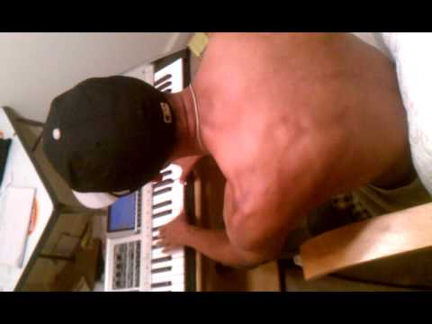 Desean Frank singing Carl Thomas I wish