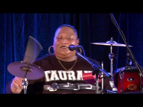 TAURAKI SUPERSTARS - Taku Vaine (Live) -  at the Mini Rage 2015 - Cook Islands Music