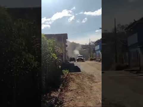 Carro Fumacê contra a dengue em Presidente Bernardes - MG