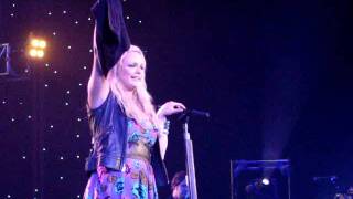 Awesome Crowd Helps Crying Miranda Lambert &quot;House That Built&quot; Me Charlotte, NC 1/25/12