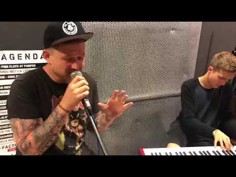 Johnny de Mol - Hier is de Mol!