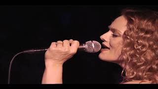 VANESSA PARADIS — LA VAGUE À LAMES | VANESSA PARADIS : UNE NUIT À VERSAILLES | (2010)