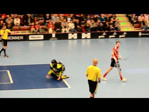 Mika Kohonen sätter en straff