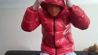 Download lagu Playing in 1 of our moncler jackets #fashion #downjacket #asmr #streetwear #pufferjacket #jacket  mp3