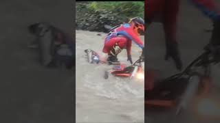 Download lagu Sultan's Motor Drifts..Ehh Tertawa.#trail #petualangan #mobil #celana pendek #gulungan #fyp #moto... mp3 Download lagu Sultan's Motor Drifts..Ehh Tertawa.#trail #petualangan #mobil #celana pendek #gulungan #fyp #moto... mp3