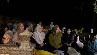 Download lagu Be a pious wife mp3 Download lagu Be a pious wife mp3