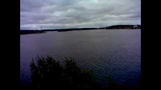 preview picture of video 'Поезд идет через озеро, Карелия / Train is going through the lake'