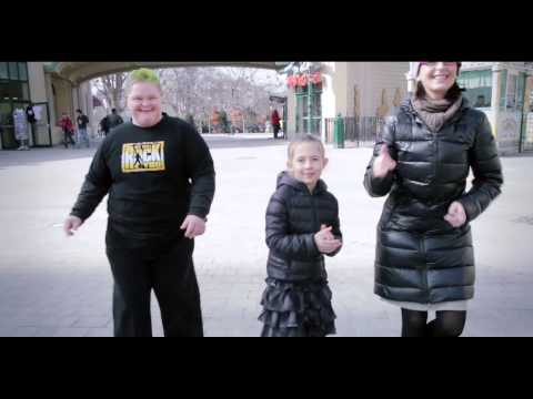Ver vídeo Extra Happy in Vienna