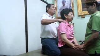 preview picture of video 'Master Adul Spinal adjustment Ratchaburi Thailland หมออดุล จัดกระดูก ราชบุรี'