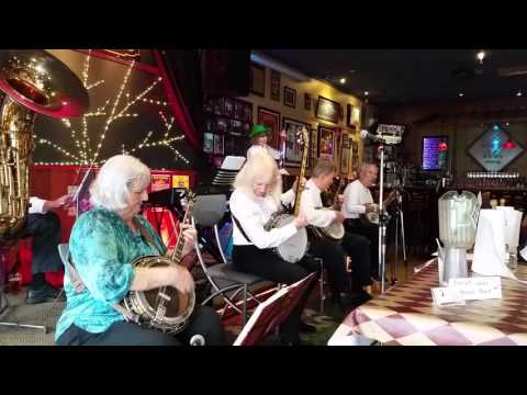Four-Leaf Clover - Don Bunce vocal & tenor banjo