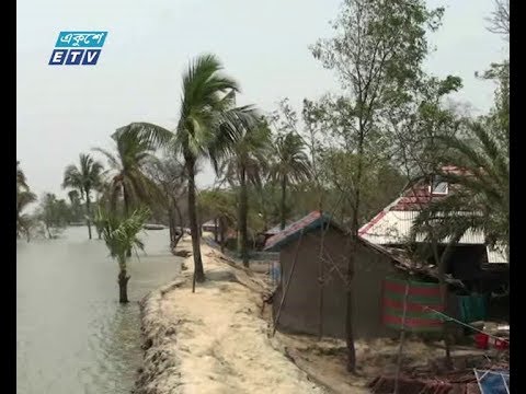 সাতক্ষীরায় দীর্ঘদিন সংস্কারহীন ক্ষতিগ্রস্ত বেড়িবাঁধ