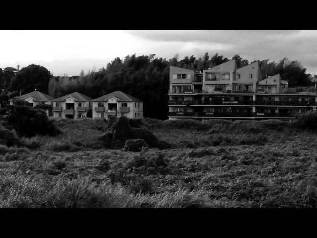 Vídeo relacionado con Killing Kanoko / Wild Grass on the Riverbank (English Edition)