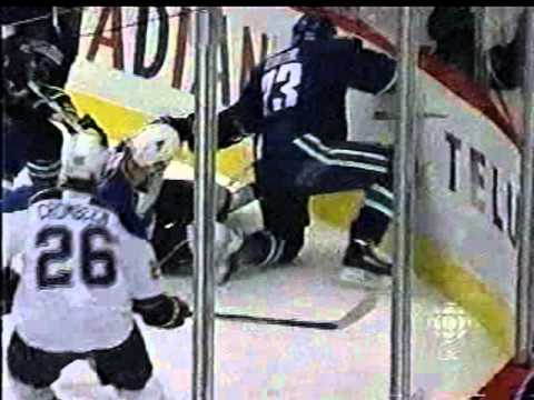 2009 WCQF Canucks vs Blues Game 1 (Part 2 of 6)