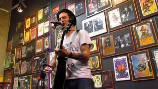 Frank Turner Live at Twist and Shout - &quot;Dan&#39;s Song&quot;