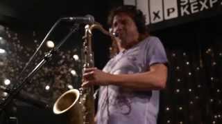 Bossacucanova - Balanca Nao Pode Parar! (Live on KEXP)