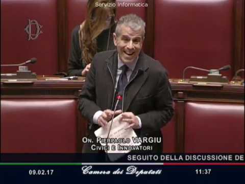 Mal di gola e il collo gonfio sul lato destro Lato urto ginocchio