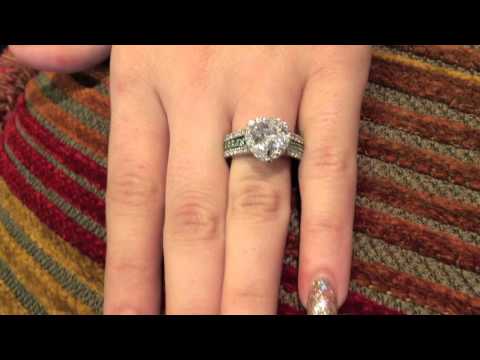 Engagement ring with heart Center stone cubic zirconia 14K W Gold