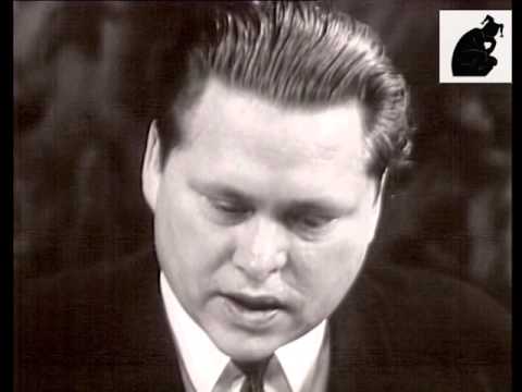 Луганськ 1967. Письменник Владислав Титов.