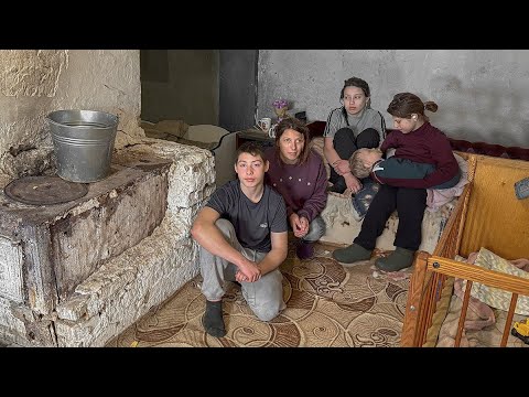 THE TERRIBLE LIFE OF A FAMILY WITH A MENTALLY RETARDED MOTHER. The neighbors call us dumb.