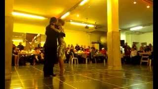 20140824 Fabian Peralta y Josefina Bermudez en milonga Floreal