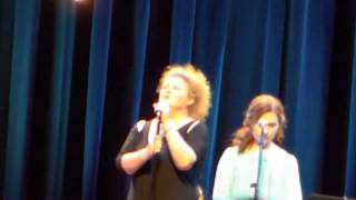 Maura O&#39;Connell,Hay Una Mujer Desapercida