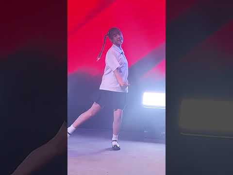 230813  (Ni Fancam) The Glass Girls - ไม่ใกล้ ไม่ไกล @ Peach Stay - The Street Ratchada