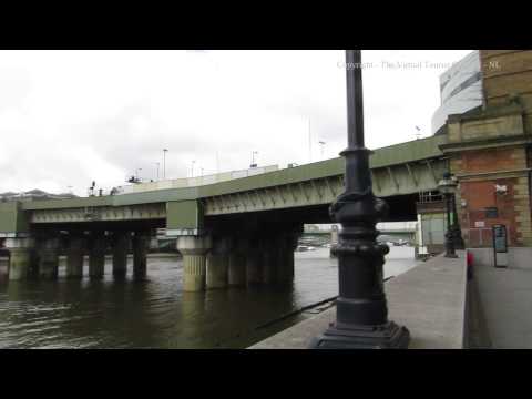 Walk Along the River Thames from Southwark Bridge to London Bridge