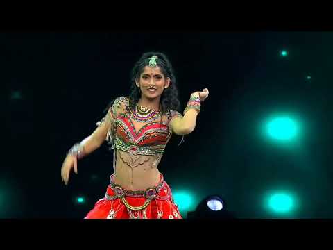 VARTIKA JHA DANCE WITH DHARMESH SIR ❤