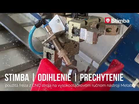 Mini kolaboratívny robot UR3 odihluje kusy a obsluhuje CNC obrábacie centrum | Stimba