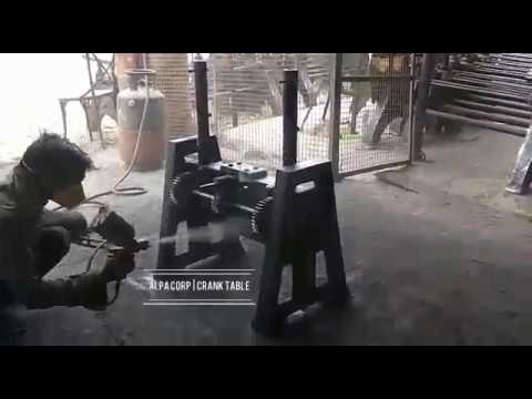 Metal crank table base, india, seating capacity: 6